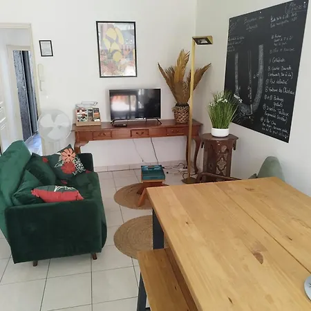 Par Saint Georges ! Apartment Cahors Exterior photo